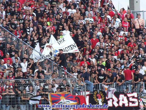 fans_frankfurt_spruchband_2.jpg